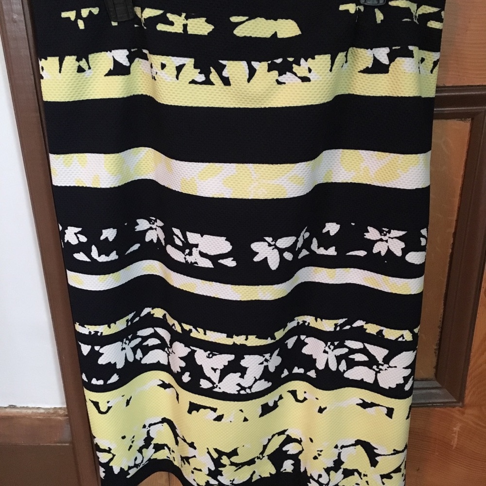 Floral Pattern Pencil Skirt